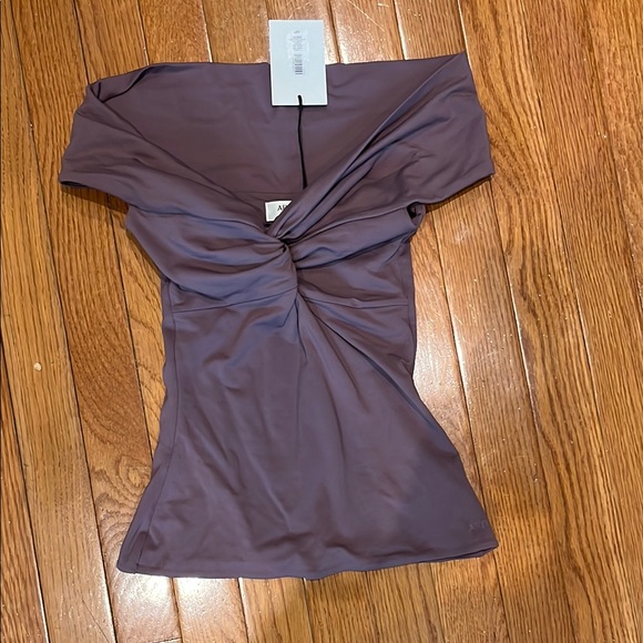 Aritzia Tops - Never worn with tags Aritzia original contour twist off-shoulder top